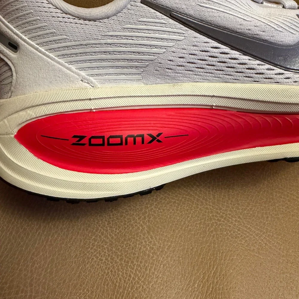 Nike Air Zoom Vomero 18 Mens‎ Road Running Shoes White Red HM6803-001 Size 6.5